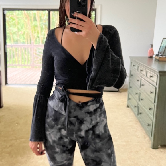 NYTT Lucy Bell Sleeve Wrap Around Top - Picture 4 of 9